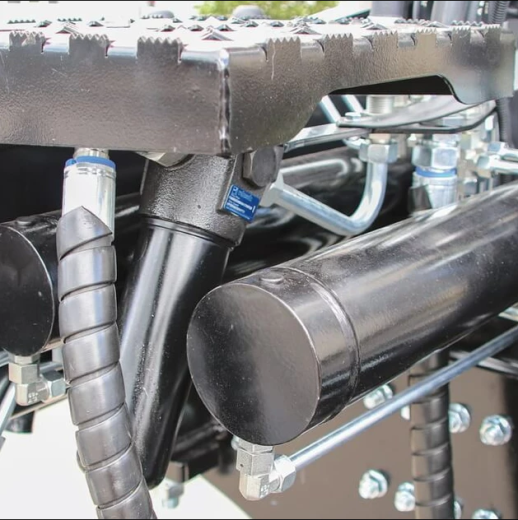 Сортиментовоз МАЗ 631228 с новым манипулятором ВЕЛМАШ 10-74